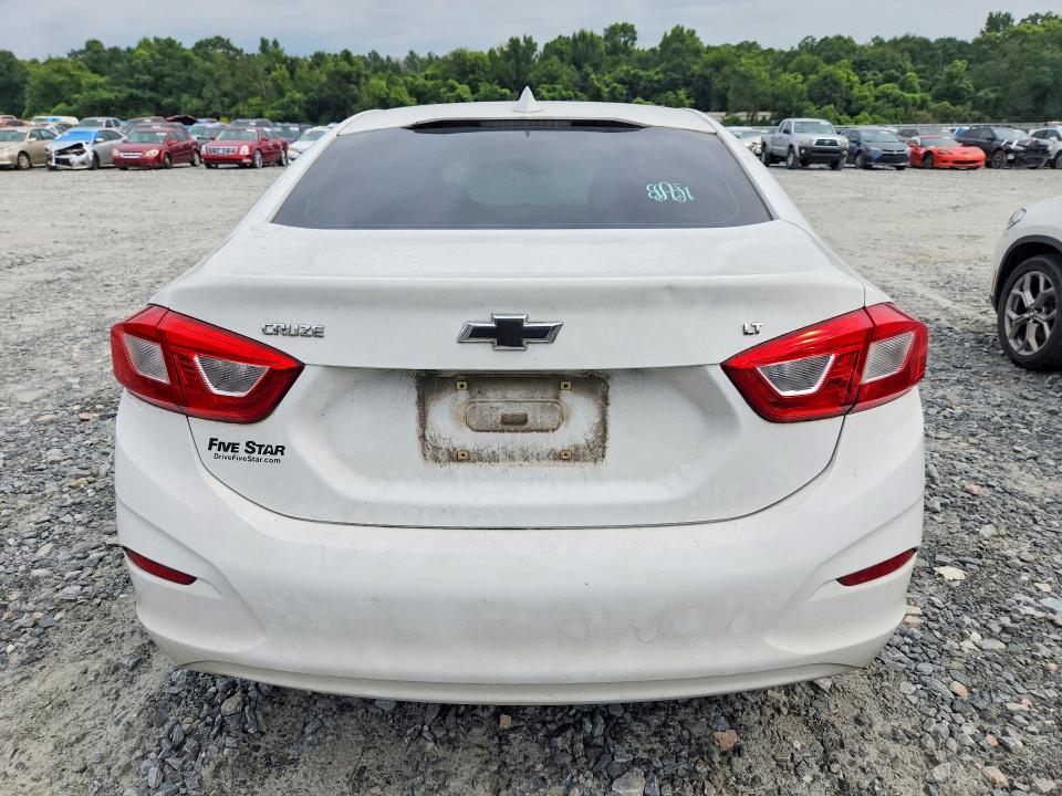 61837406 :رقم المزاد ، 1G1BE5SM6H7231228 vin ، 2017 Chevrolet Cruze مزاد بيع