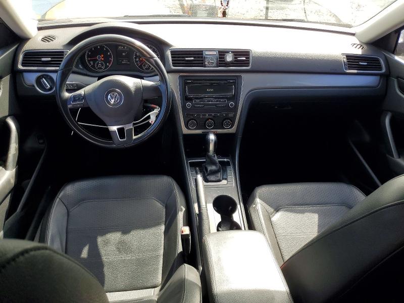 60672096 :رقم المزاد ، 1VWAT7A37FC056700 vin ، 2015 Volkswagen Passat مزاد بيع