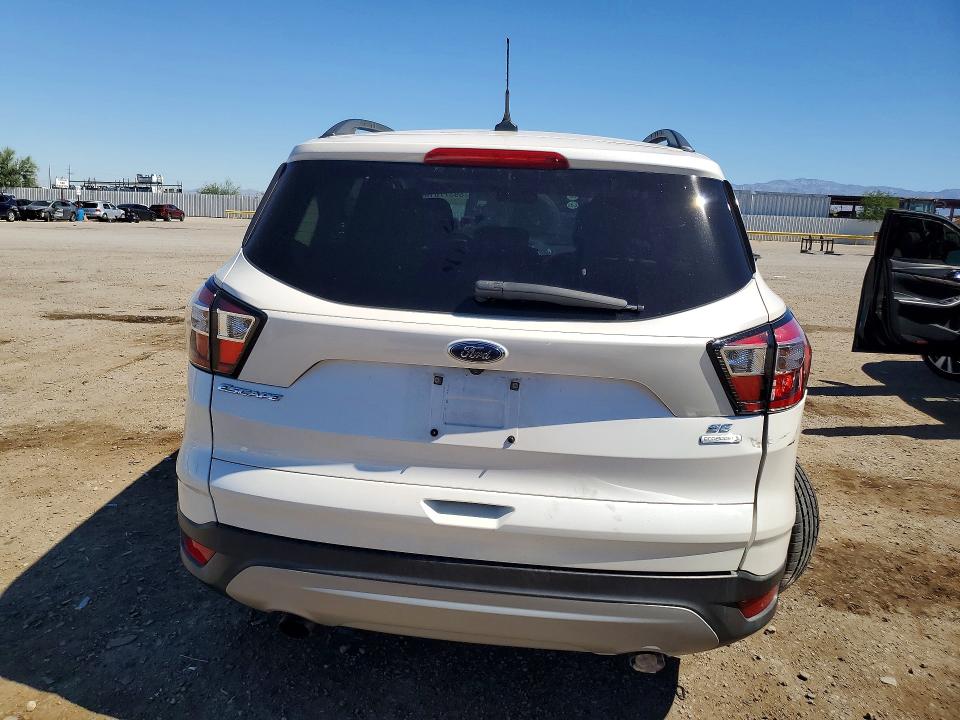 Продаж на аукціоні авто 2018 Ford Escape, vin: 1FMCU0GD2JUC19140, номер лоту: 59377816