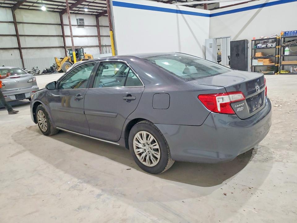 61562096 :رقم المزاد ، 4T4BF1FK9CR250258 vin ، 2012 Toyota Camry مزاد بيع