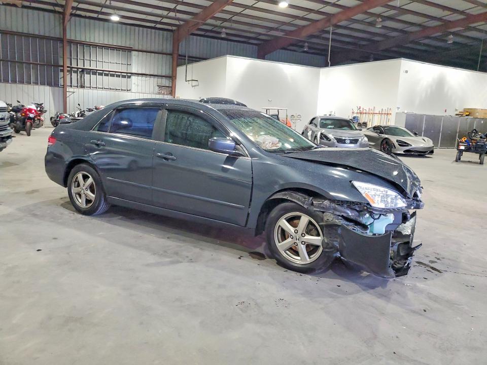 63137586 :رقم المزاد ، 1HGCM566X3A088694 vin ، 2003 Honda Accord مزاد بيع
