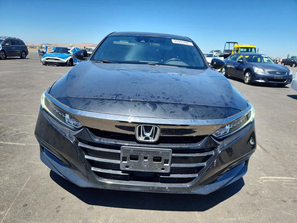 Продажа на аукционе авто 2018 Honda Accord, vin: 1HGCV1F33JA187978, номер лота: 70929885