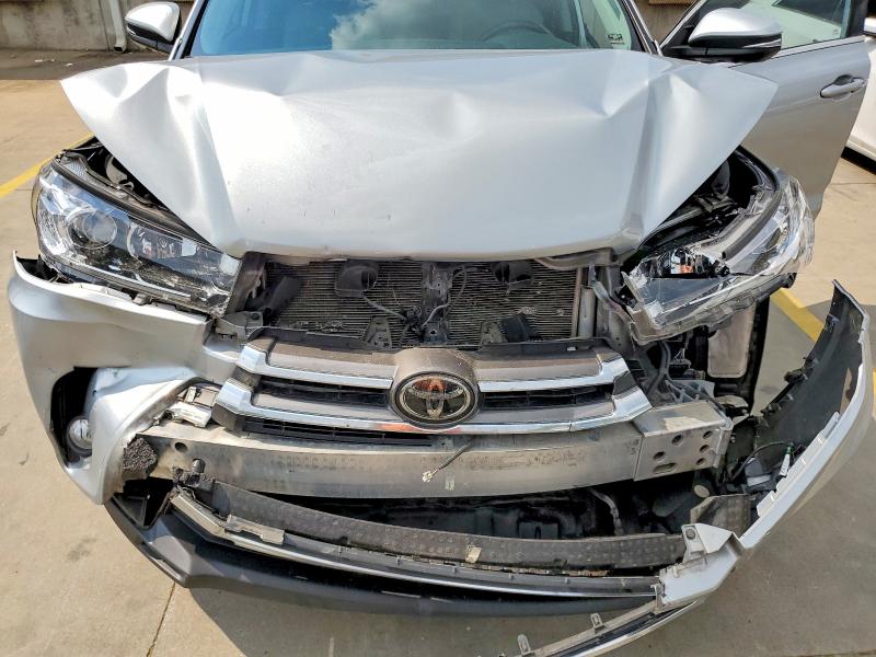 Aukcja sprzedaży 2018 Toyota Highlander, vin: 5TDDZRFH1JS871609, numer aukcji: 62950146