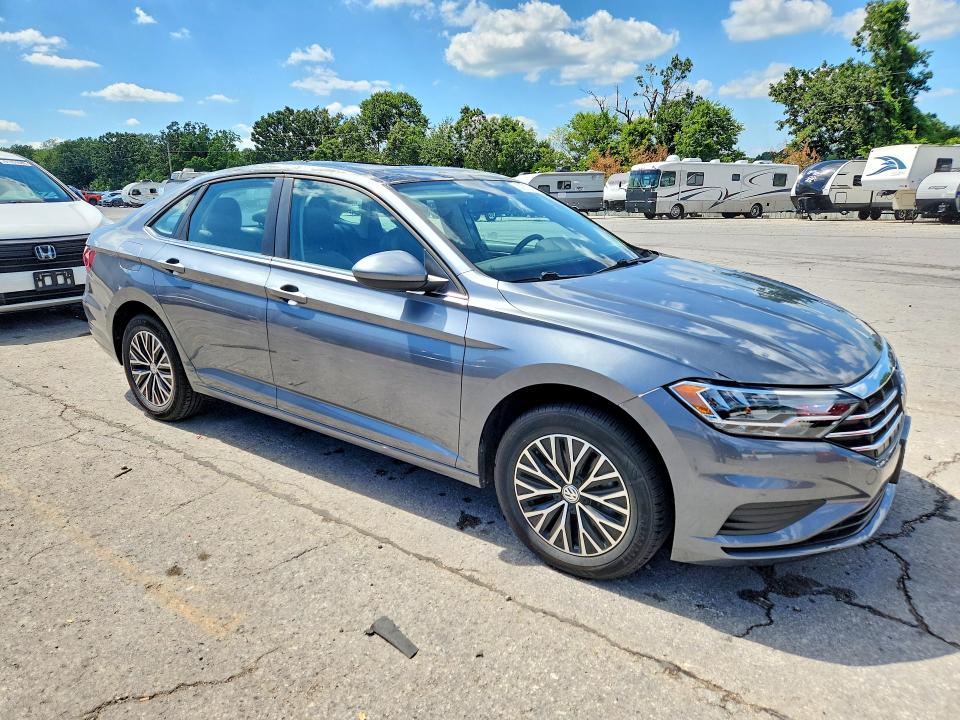 60673396 :رقم المزاد ، 3VWCB7BU4LM002140 vin ، 2020 Volkswagen Jetta مزاد بيع