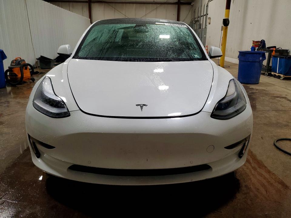 60405226 :رقم المزاد ، 5YJ3E1EA9NF371138 vin ، 2022 Tesla Model 3 مزاد بيع