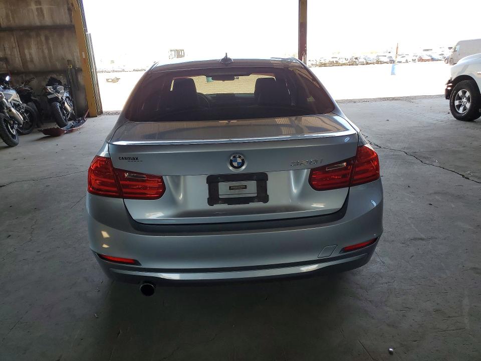 61351576 :رقم المزاد ، WBA3B1C53EK132795 vin ، 2014 Bmw 320 مزاد بيع