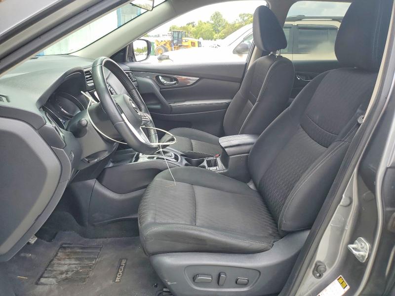 60828696 :رقم المزاد ، KNMAT2MVXJP620067 vin ، 2018 Nissan Rogue مزاد بيع