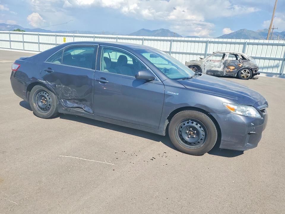 63437146 :رقم المزاد ، 4T1BB3EK6BU140480 vin ، 2011 Toyota Camry مزاد بيع