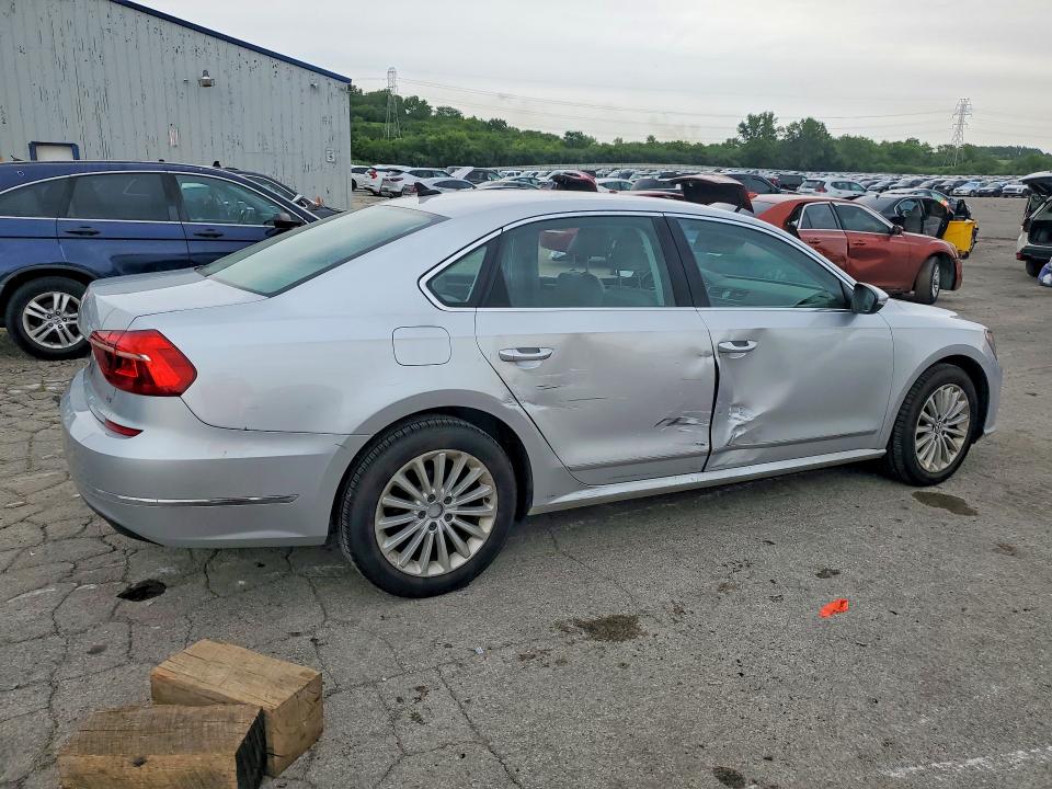 Продажа на аукционе авто 2016 Volkswagen Passat, vin: 1VWBS7A34GC032010, номер лота: 62418756