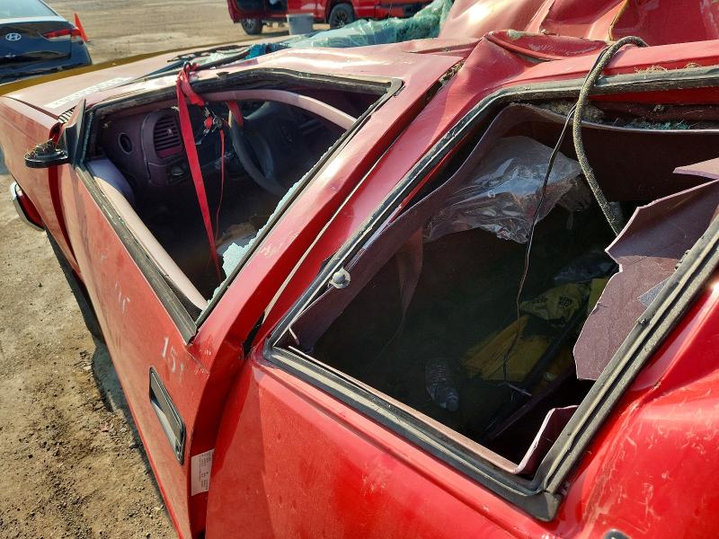 61906656 :رقم المزاد ، 1GCGC29R6WE205692 vin ، 1998 Chevrolet Gmt-400 مزاد بيع