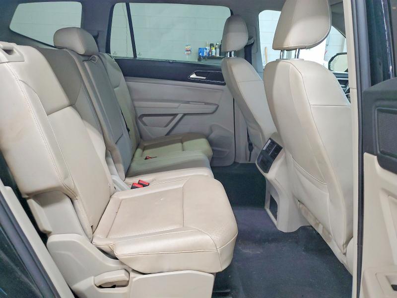 61397646 :رقم المزاد ، 1V2LR2CA1JC517874 vin ، 2018 Volkswagen Atlas مزاد بيع