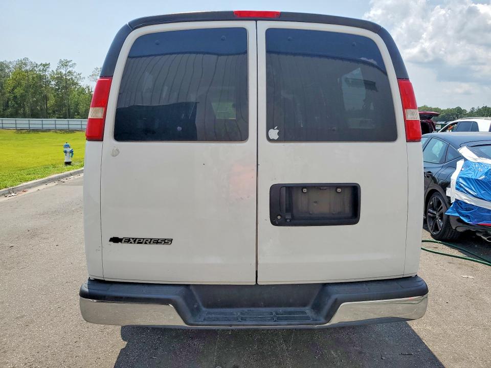 63256686 :رقم المزاد ، 1GAZGMFG1J1290560 vin ، 2018 Chevrolet Express G3500 مزاد بيع