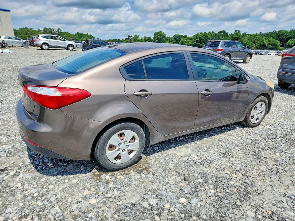 2015 Kia Forte მანქანა იყიდება აუქციონზე, vin: KNAFX4A62F5315648, აუქციონის ნომერი: 59601956