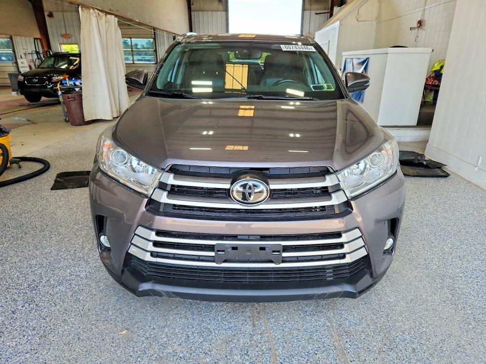 Продаж на аукціоні авто 2019 Toyota Highlander, vin: 5TDJZRFH7KS630044, номер лоту: 60743446