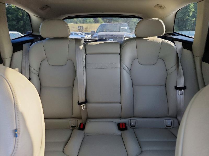 Продажа на аукционе авто 2018 Volvo Xc60, vin: YV4102RL9J1045895, номер лота: 61764846