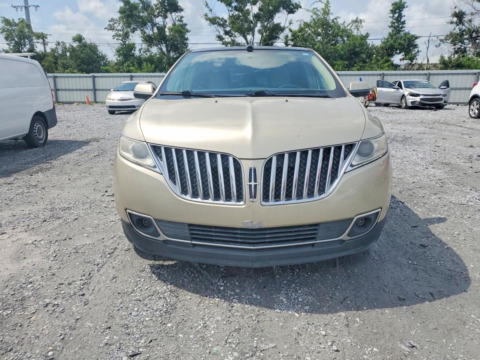 62798816 :رقم المزاد ، 2LMDJ6JK5BBJ20329 vin ، 2011 Lincoln Mkx مزاد بيع