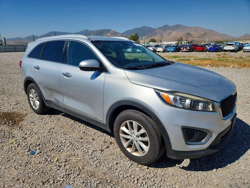 2017 Kia Sorento მანქანა იყიდება აუქციონზე, vin: 5XYPGDA5XHG233272, აუქციონის ნომერი: 63509146