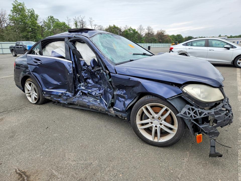 61734436 :رقم المزاد ، WDDGF8AB8EG221068 vin ، 2014 Mercedes-benz C مزاد بيع