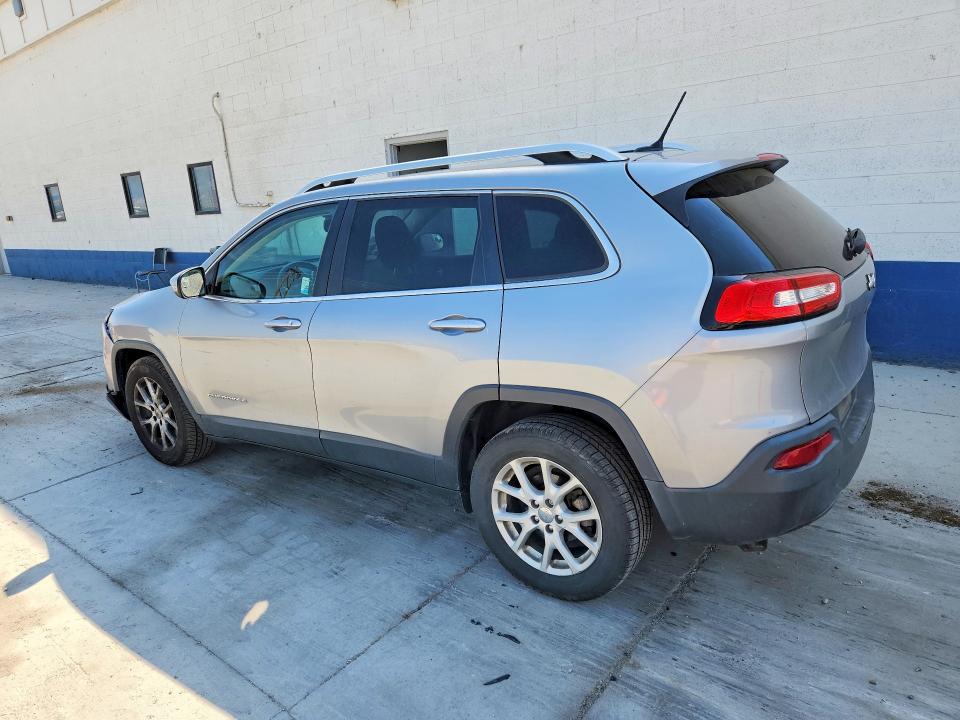 60918646 :رقم المزاد ، 1C4PJLCB2FW670441 vin ، 2015 Jeep Cherokee مزاد بيع