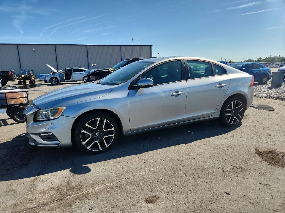 2017 Volvo S60 მანქანა იყიდება აუქციონზე, vin: YV126MFL4H2431418, აუქციონის ნომერი: 59691016