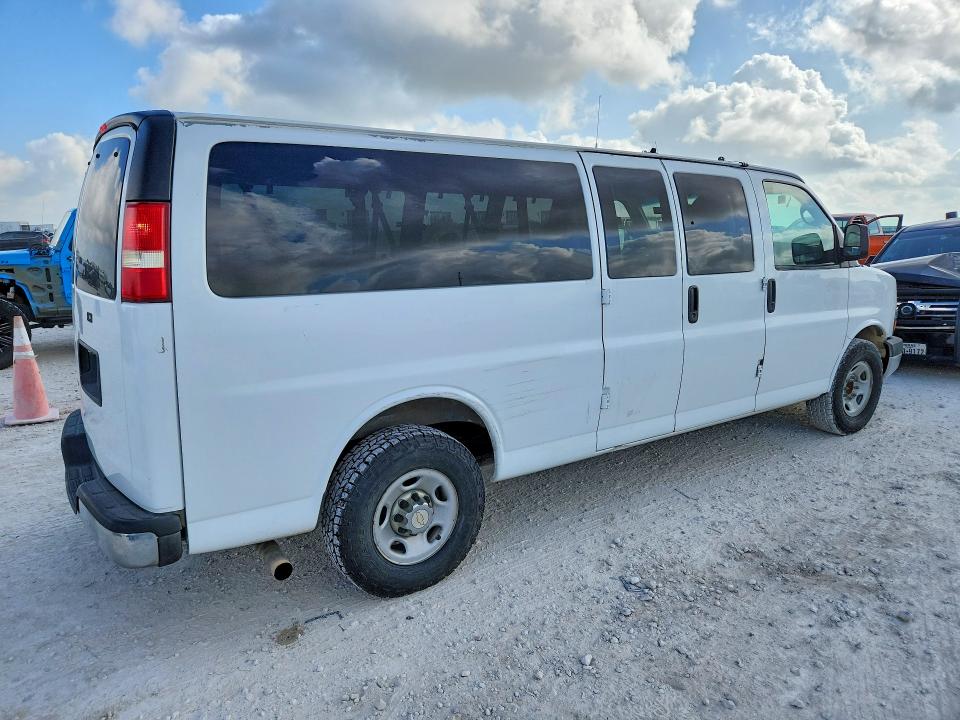 76292835 :رقم المزاد ، 1GAZG1FG9E1105417 vin ، 2014 Chevrolet Express G3500 مزاد بيع