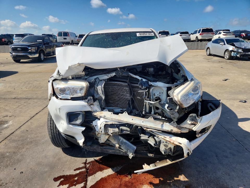85993165 :رقم المزاد ، 5TFAX5GN3JX116994 vin ، 2018 Toyota Tacoma مزاد بيع
