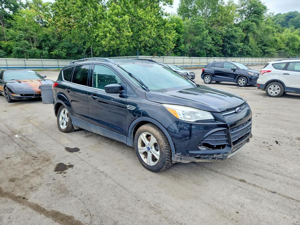 62779526 :رقم المزاد ، 1FMCU9G96FUC33520 vin ، 2015 Ford Escape مزاد بيع