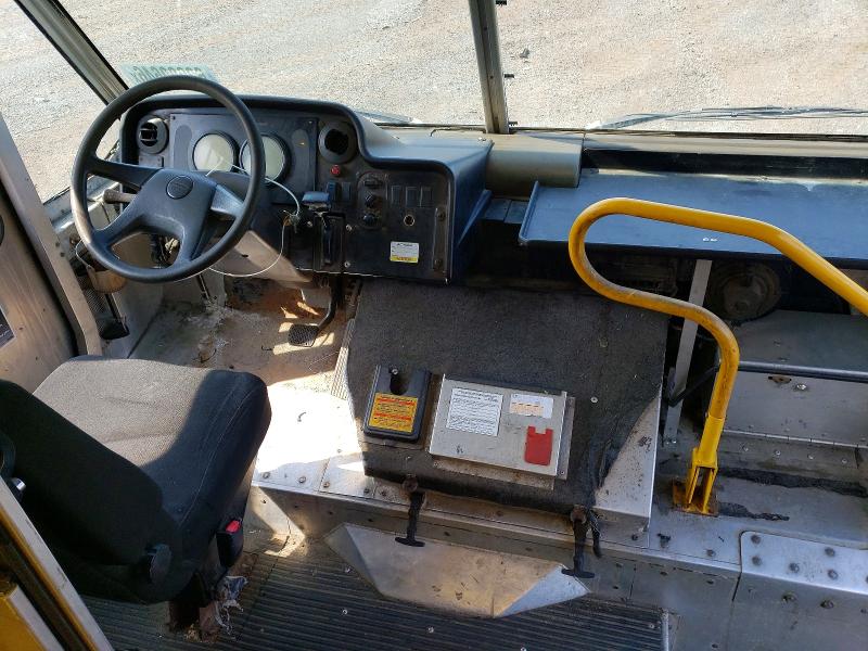 2004 Freightliner Mt45 Chassis მანქანა იყიდება აუქციონზე, vin: 4UZAANCP74CM43382, აუქციონის ნომერი: 62080646