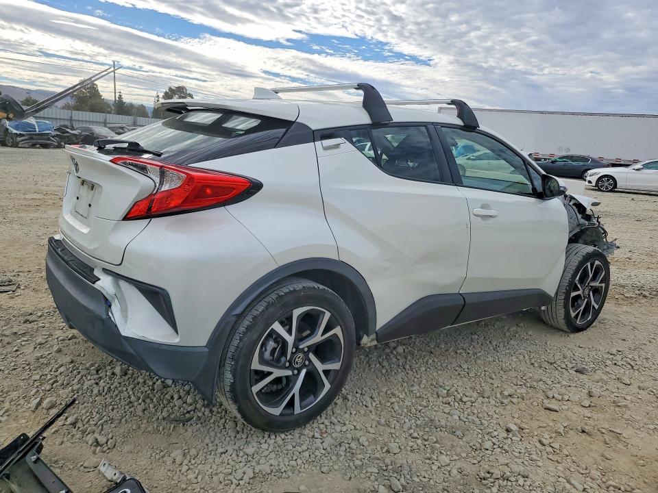 61873626 :رقم المزاد ، JTNKHMBX0L1076346 vin ، 2020 Toyota C-hr مزاد بيع