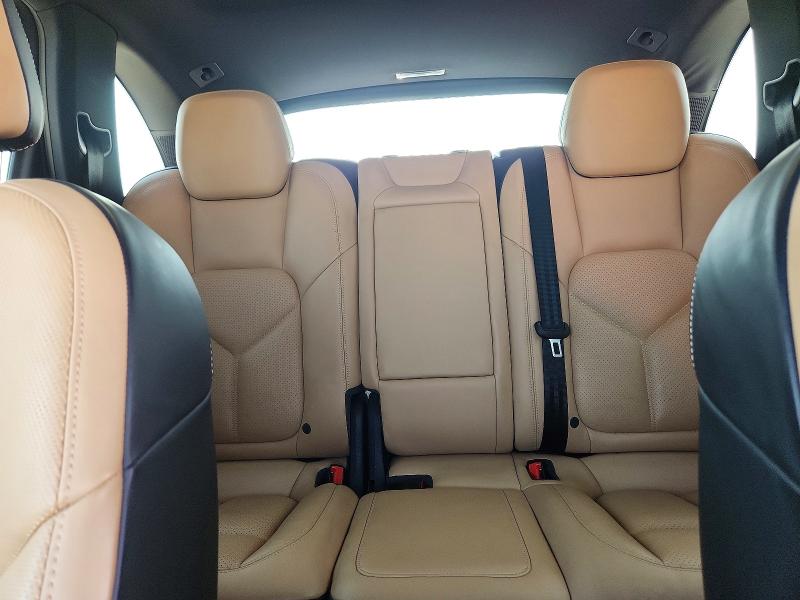 61291816 :رقم المزاد ، WP1AF2A28GLA40512 vin ، 2016 Porsche Cayenne مزاد بيع
