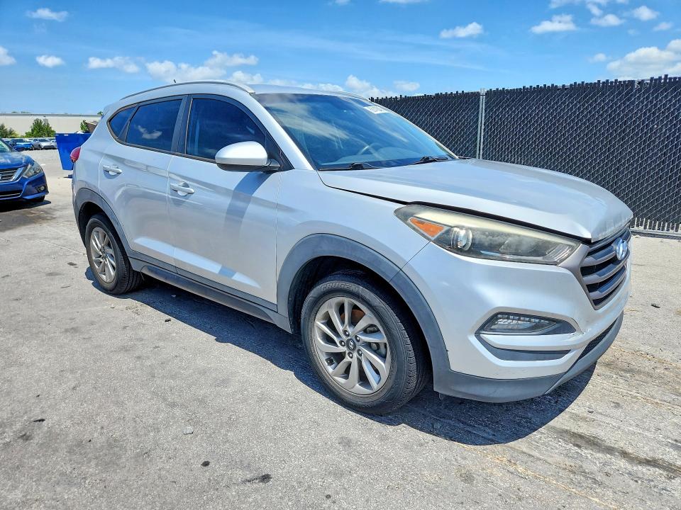 2016 Hyundai Tucson მანქანა იყიდება აუქციონზე, vin: KM8J33A40GU137825, აუქციონის ნომერი: 62143346