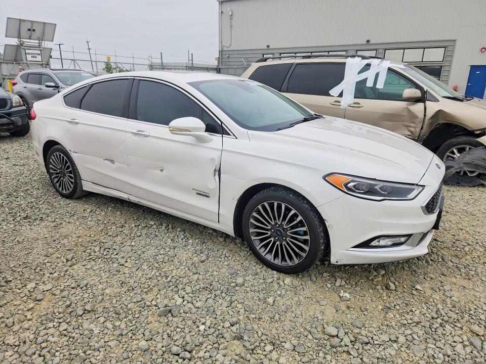 59860116 :رقم المزاد ، 3FA6P0SU1HR312951 vin ، 2017 Ford Fusion مزاد بيع