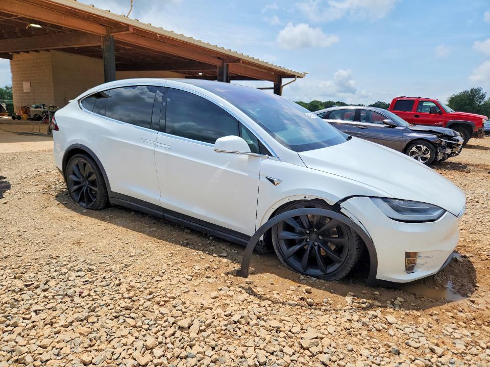 Продаж на аукціоні авто 2020 Tesla Model X, vin: 5YJXCBE2XLF300064, номер лоту: 62677216