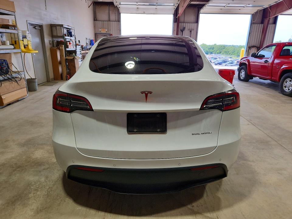Продаж на аукціоні авто 2021 Tesla Model Y, vin: 5YJYGAEE2MF136615, номер лоту: 60750576