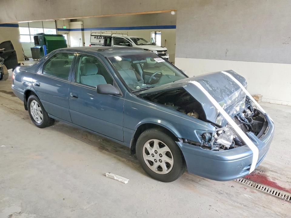 62430406 :رقم المزاد ، 4T1BG22K6YU743339 vin ، 2000 Toyota Camry مزاد بيع