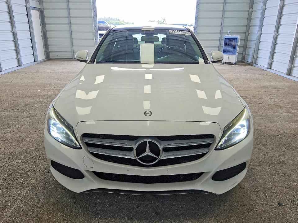 2015 Mercedes-benz C მანქანა იყიდება აუქციონზე, vin: 55SWF4KB1FU015226, აუქციონის ნომერი: 55385986
