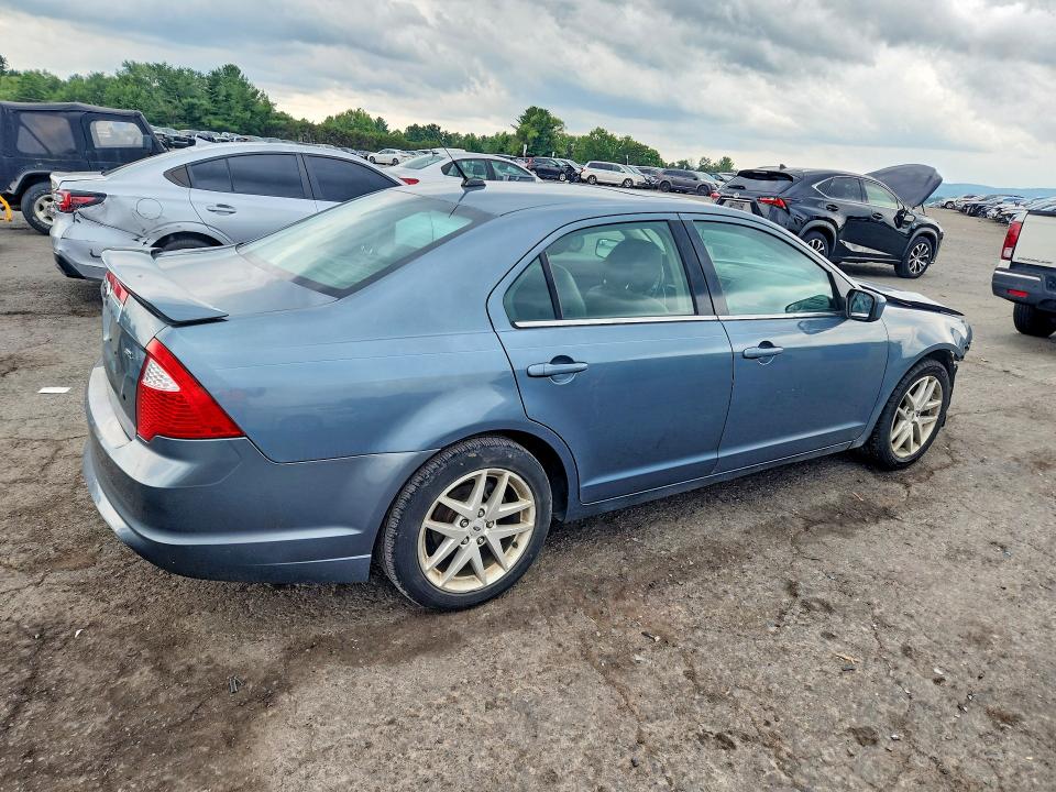 61584886 :رقم المزاد ، 3FAHP0JA2CR371385 vin ، 2012 Ford Fusion مزاد بيع