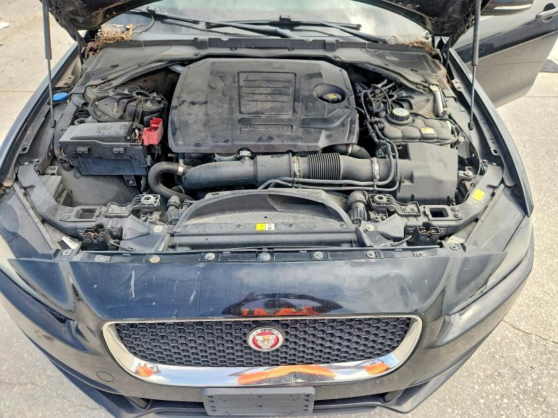 61342106 :رقم المزاد ، SAJAR4FX1JCP39188 vin ، 2018 Jaguar Xe مزاد بيع