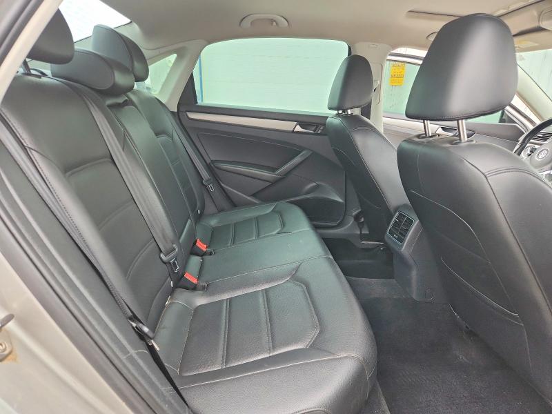 63569206 :رقم المزاد ، 1VWBS7A31EC053328 vin ، 2014 Volkswagen Passat مزاد بيع