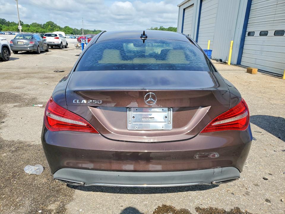 61219016 :رقم المزاد ، WDDSJ4EB1JN567870 vin ، 2018 Mercedes-benz Cla مزاد بيع