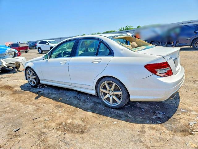 2014 Mercedes-benz C მანქანა იყიდება აუქციონზე, vin: WDDGF8AB2EA923339, აუქციონის ნომერი: 59312876