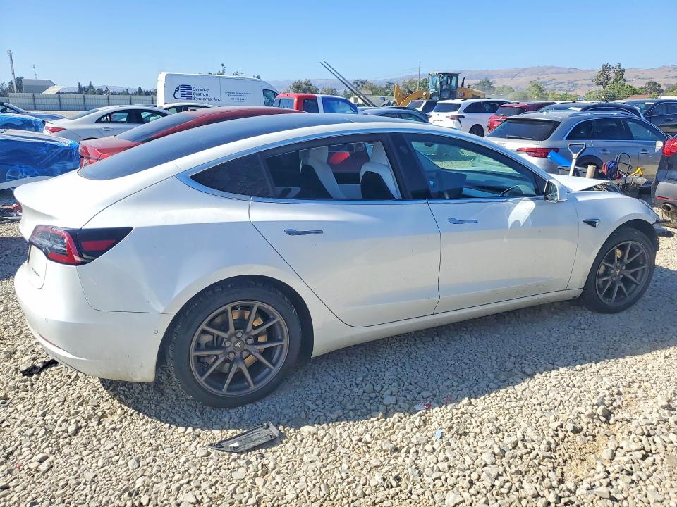 59247746 :رقم المزاد ، 5YJ3E1EB6KF421577 vin ، 2019 Tesla Model 3 مزاد بيع