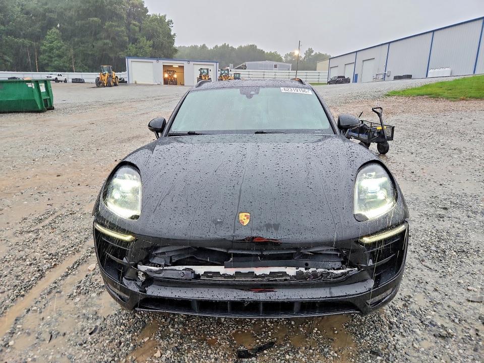 62319196 :رقم المزاد ، WP1AG2A58JLB64553 vin ، 2018 Porsche Macan مزاد بيع