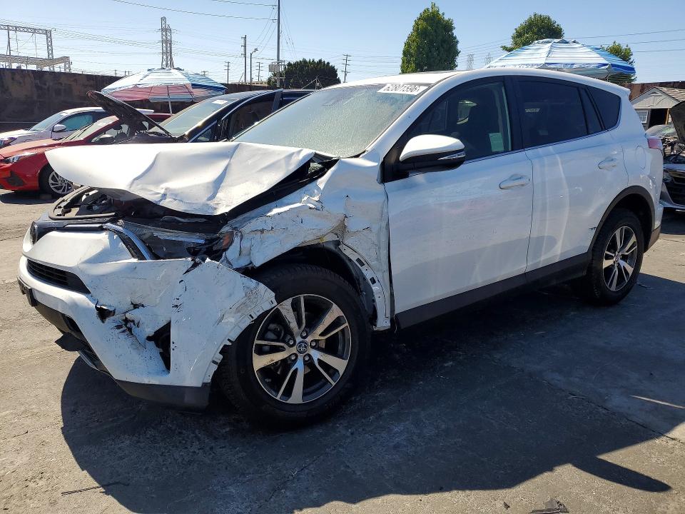 Продаж на аукціоні авто 2017 Toyota Rav4, vin: JTMWFREV5HD106742, номер лоту: 62801596