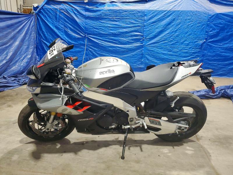 62233256 :رقم المزاد ، ZD4KYUA01NS000399 vin ، 2022 Aprilia Rsv4 مزاد بيع