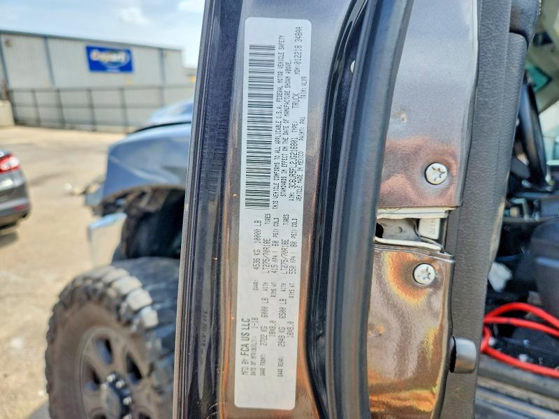60494246 :رقم المزاد ، 3C6UR5FL2JG216801 vin ، 2018 Ram 2500 مزاد بيع