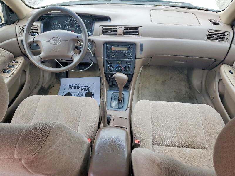 60018686 :رقم المزاد ، 4T1BG22K9YU736918 vin ، 2000 Toyota Camry مزاد بيع