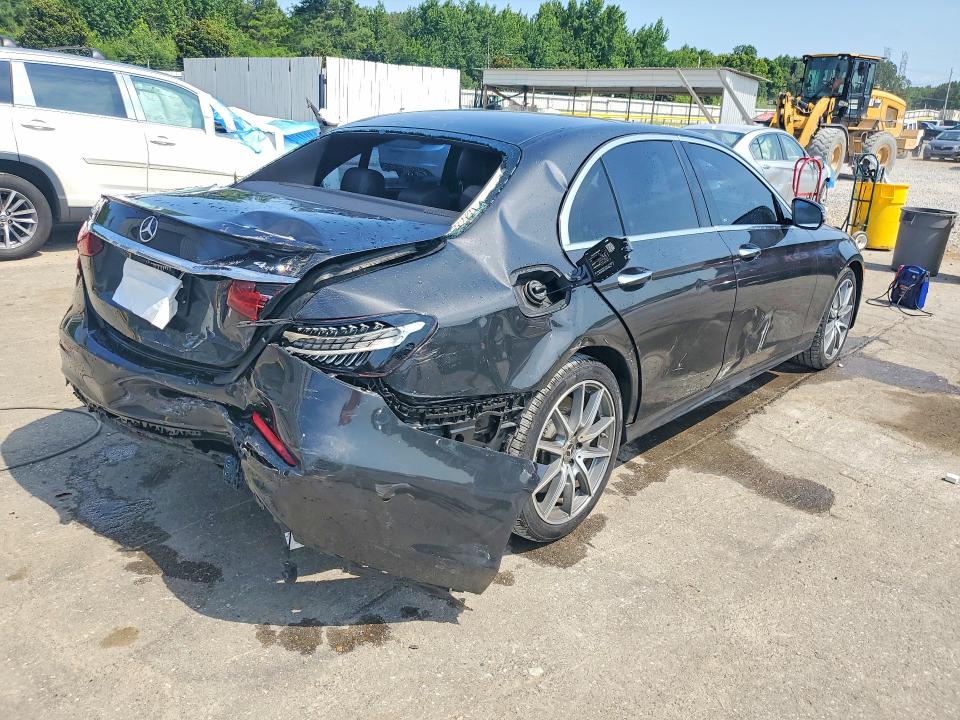62248456 :رقم المزاد ، W1KZF5KB0NB057379 vin ، 2022 Mercedes-benz E مزاد بيع