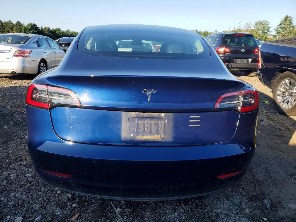 Продаж на аукціоні авто 2018 Tesla Model 3, vin: 5YJ3E1EB8JF063641, номер лоту: 62305136
