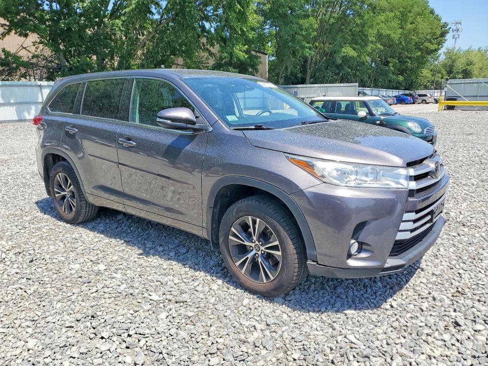 2018 Toyota Highlander მანქანა იყიდება აუქციონზე, vin: 5TDBZRFH9JS843287, აუქციონის ნომერი: 59677046